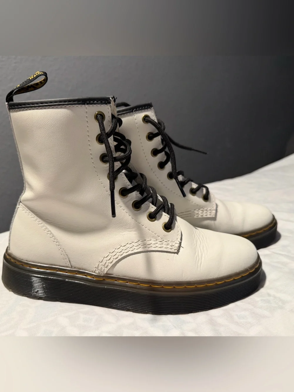 Dr. Martens Zavala White Leather Lace-Up Combat Boots size M6 W7